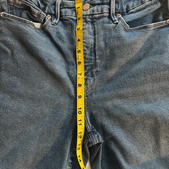 Good American Blue Wide Leg Flare Jeans - Picture 2 of 5